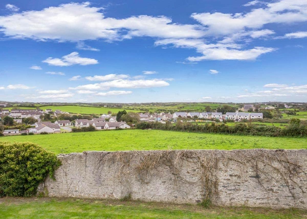 Bryn Mechell Hotel Llanfechell ภายนอก รูปภาพ